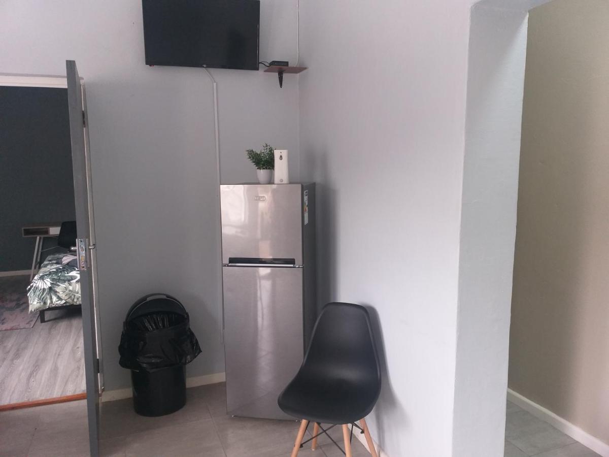 Tj Self-Catering Apartment Graaff Reinet Luaran gambar