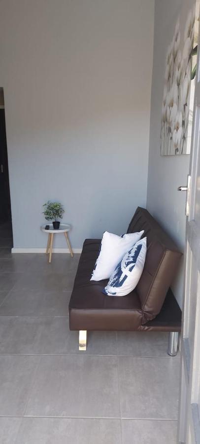 Tj Self-Catering Apartment Graaff Reinet Luaran gambar